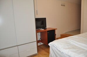 Family Room, Multiple Beds