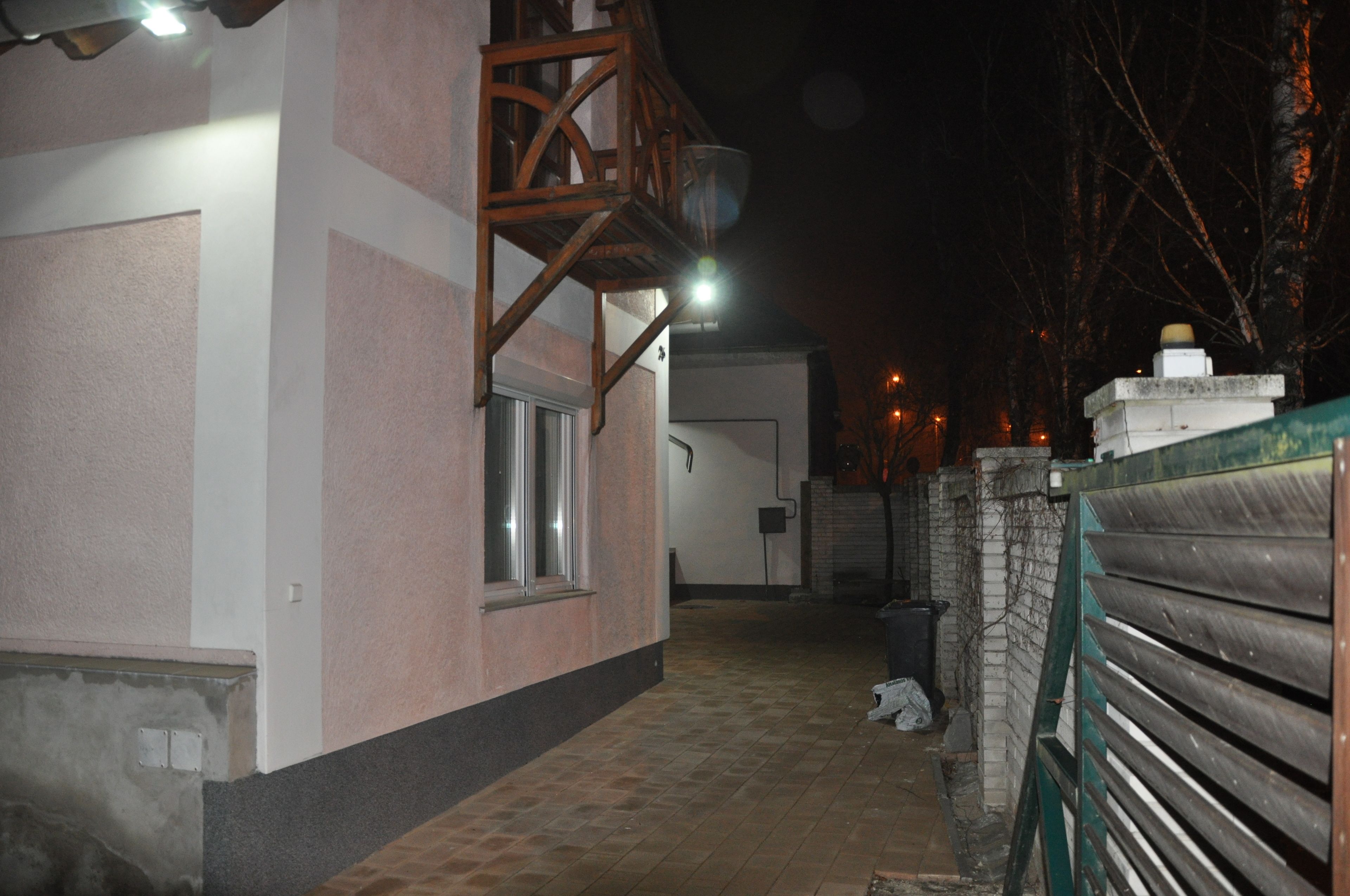 商务客房, 3 张单人床, 庭院景观 | 住宿正面 - 傍晚/夜晚