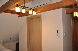 Quarto standard, 1 cama de casal | Roupas de cama premium, camas com colchões pillow-top, frigobar