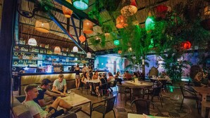 Bar (di hartanah)