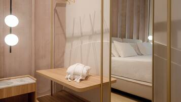 Junior-Studiosuite | Zimmersafe, schallisolierte Zimmer, Bettwäsche