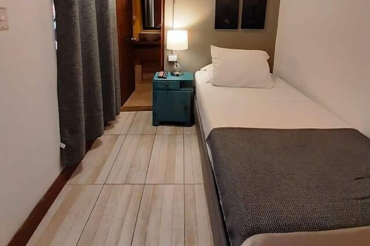 1 slaapkamer, een kluis op de kamer, geluiddichte muren, beddengoed