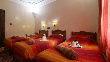 Triple Room, 3 Twin Beds | Desk, blackout drapes, iron/ironing board, free WiFi