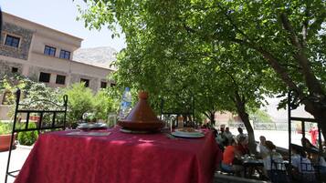 Lunch, dinner, brunch served; local cuisine