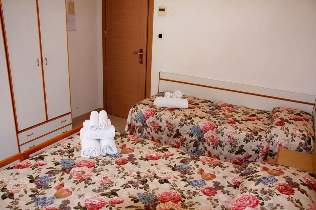 In-room safe, free WiFi