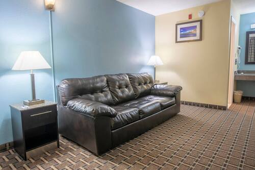 Desk, iron/ironing board, free cots/infant beds, free WiFi