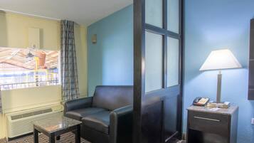 Studio, 1 King Bed with Sofa bed | Desk, iron/ironing board, free cots/infant beds, free WiFi