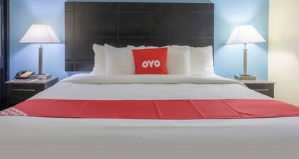 OYO Hotel Knoxville TN Cedar Bluff I-40