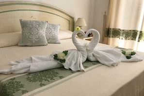 Chambre Double Confort, plusieurs lits | Équipements de la chambre