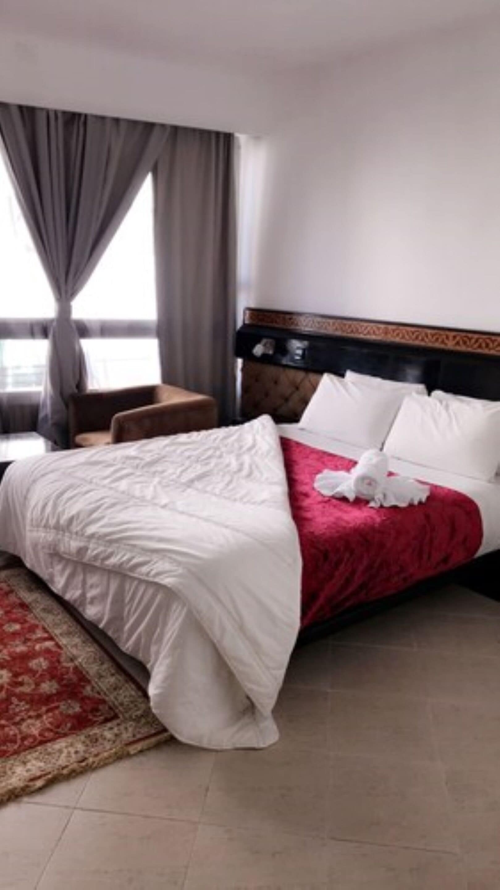 Room, 1 Double Bed | Minibar, blackout drapes, free WiFi, bed sheets