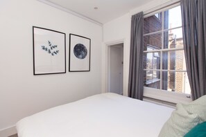 公寓 | 獨特裝潢、布置獨特、遮光布/窗簾、熨斗/熨衣板