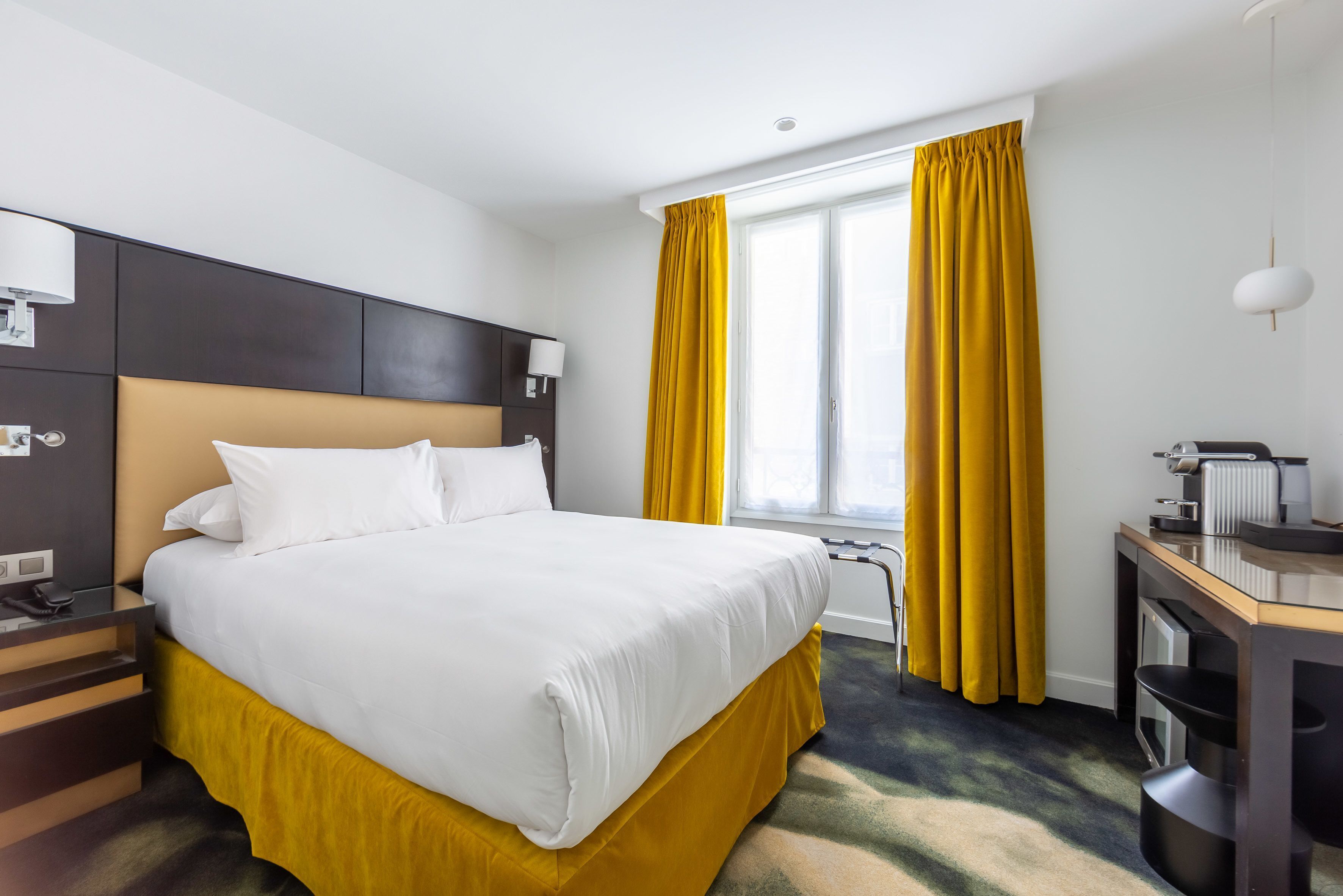 Minibar, in-room safe, individually decorated, individually furnished