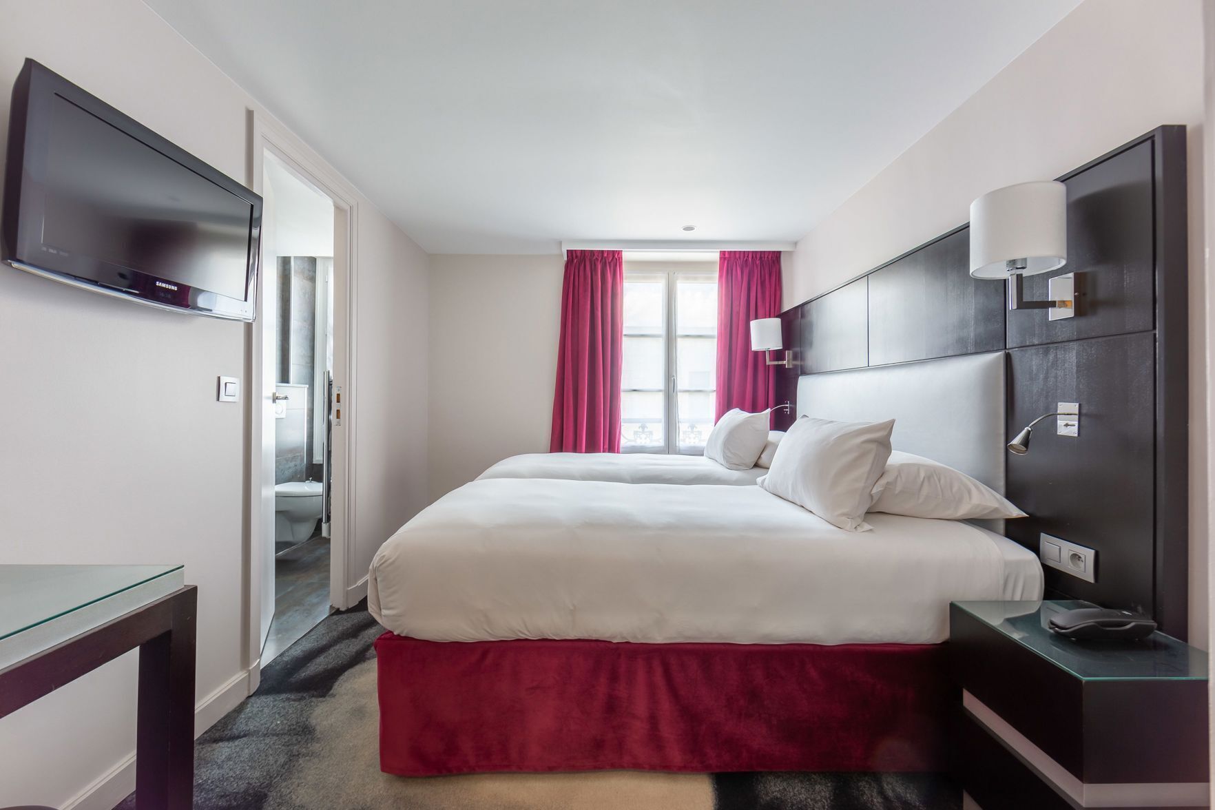 Minibar, in-room safe, individually decorated, individually furnished