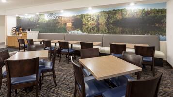 Petit déjeuner continental compris tous les jours