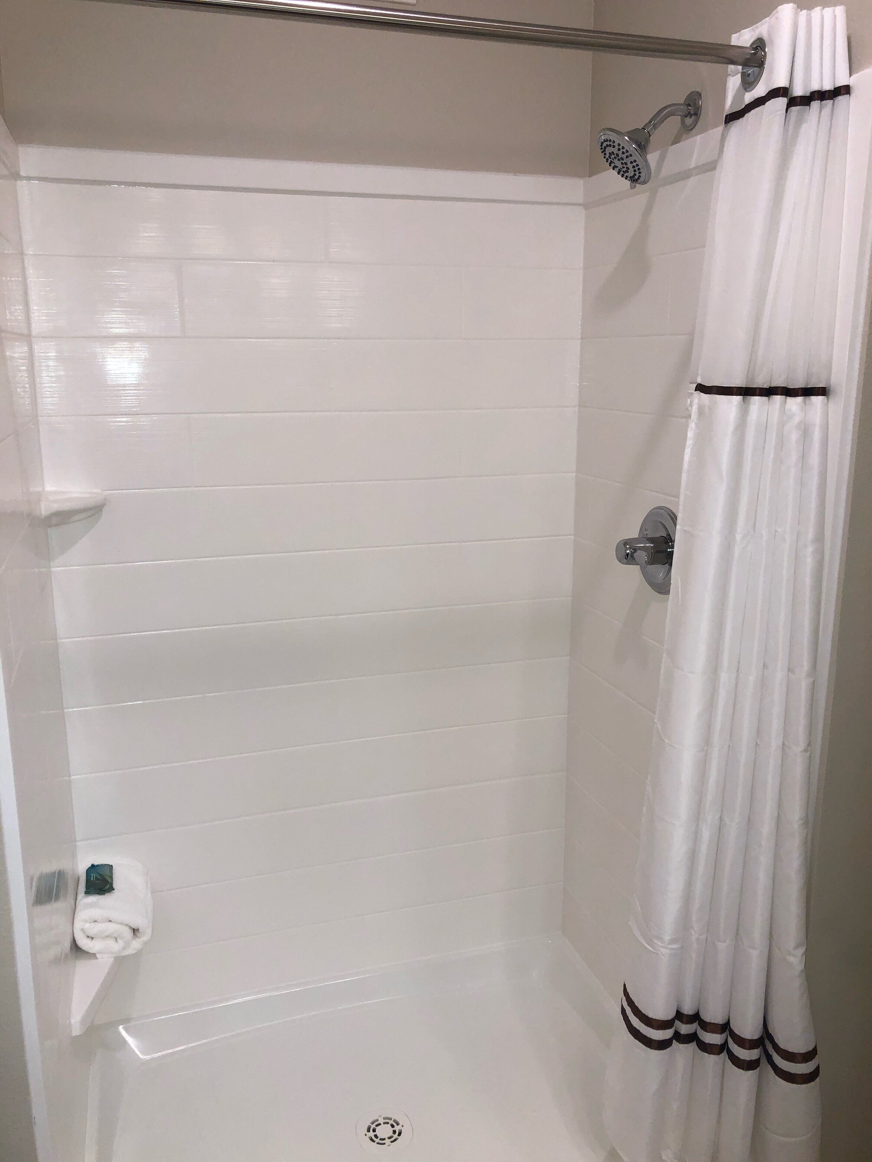 rainfall showerhead, free toiletries, hair dryer, towels