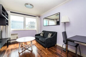 公寓, 1 張標準雙人床 | 客廳 | 平面電視、Netflix