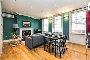 Apartment | Living room - Soho Residences by Allô Housing (London)