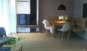 Design-Apartment, Kamin | Wohnbereich | Kamin