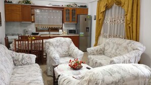 Apartamento, balcón | Cocina privada | Cafetera o tetera y utensilios de cocina