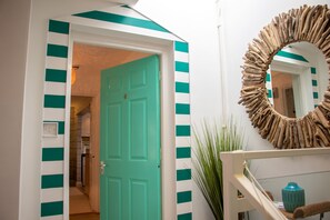 Interior - Pebbles. The Beach House, apartment in central Eastbourne with private parking (Eastbourne)