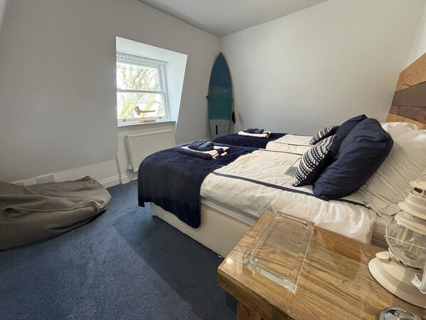 2 bedrooms, Egyptian cotton sheets, iron/ironing board, free WiFi