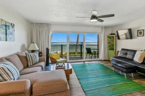 TV, DVD player, books, video library - OCEANFRONT! at the Pono Kai Resort in Kauai AMAZING Views (AC) 2BR/2BA - Kapaa (Kapaa)