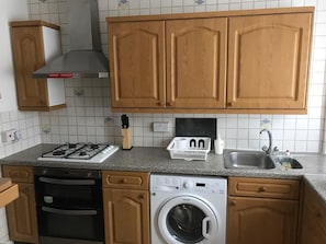 Casa | Cozinha privada | Geladeira, micro-ondas, fogão, cooktop