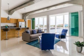 Interior - Luxurious Yacht View Apt w/ Balcony at Famous Handelskade (Willemstad)
