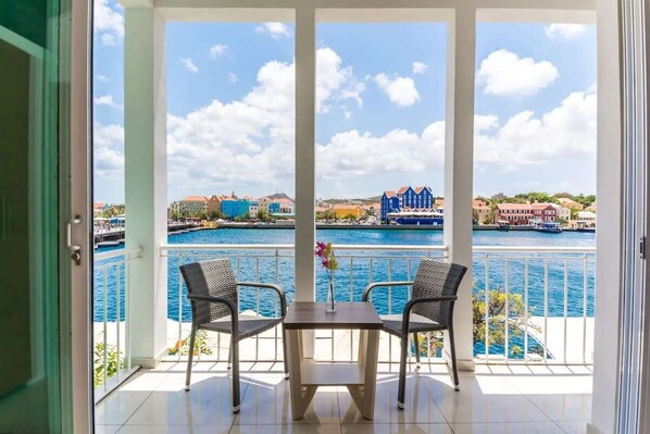 Property grounds - Luxurious Yacht View Apt w/ Balcony at Famous Handelskade (Willemstad)