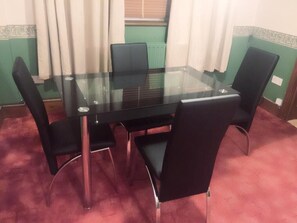 House, 3 Bedrooms | In-room dining - McLeod House (London)