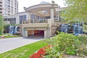 Property entrance - Sarkar Suites - 3888 Duke of York Blvd (Mississauga)