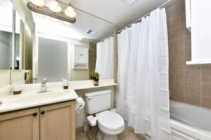 Individually decorated, individually furnished, soundproofing - Sarkar Suites - 3888 Duke of York Blvd (Mississauga)