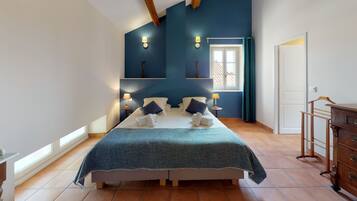 3 chambres, fer et planche à repasser, lit parapluie, Wi-Fi gratuit