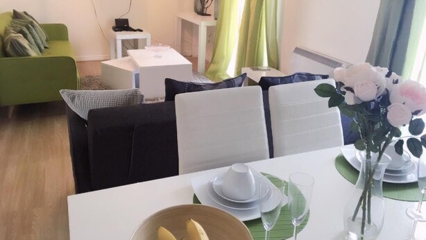 Living area - Charimore Executive Apartment (London)