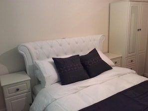 Apartment, 2 Bedrooms | Iron/ironing board, free WiFi, bed sheets