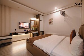 Habitación doble Deluxe, vista a la ciudad | Minibar, escritorio, insonorización y wifi gratis 