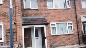 Front of property - Abbey Wood Leisure House (London)