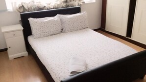 House, 3 Bedrooms | 3 bedrooms, iron/ironing board, free WiFi - Abbey Wood Leisure House (London)