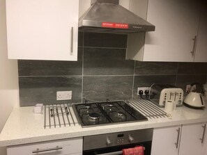 Casa, 4 dormitoris | Cuina privada | Frigorífic, microones, forn i placa de cuina 