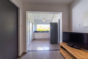 Interior - ♥ Perfect Family Getaway ♥ with Tropical Pool & Garden (Willemstad)