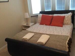 Casa, 3 habitaciones | Tabla de planchar con plancha, wifi gratis y ropa de cama