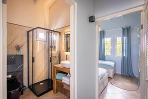 Bruser, hårtørrer, håndklæder