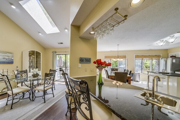 4 bedrooms, desk, free WiFi - Jessamine Place 2 (Hilton Head Island)