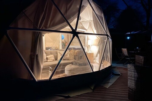 The Tree Dome - Luxurious Glamping Retreat