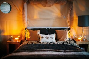 1 quarto, acesso à internet, roupa de cama