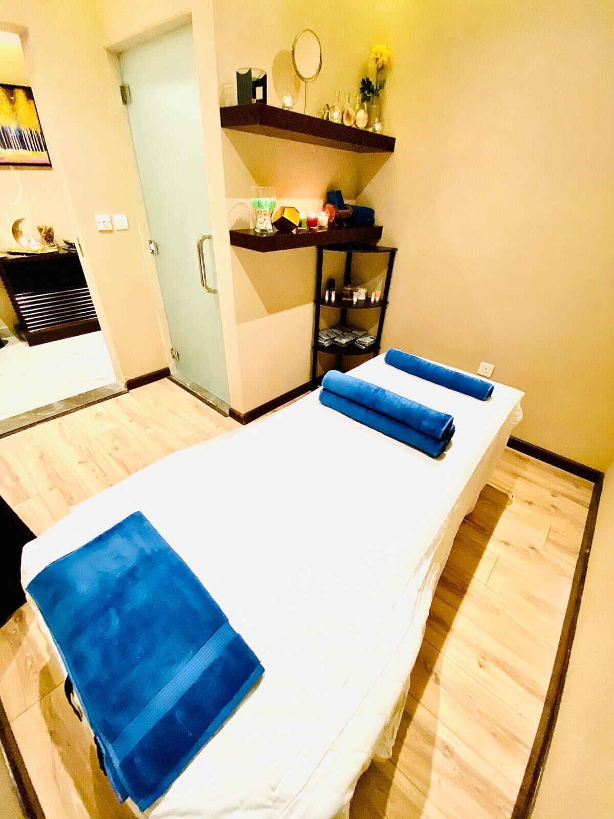 Sauna, baño turco, baños de barro, masajes con piedras calientes 