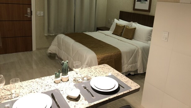 Bộ đồ giường kháng dị ứng, nệm có lớp đệm bông, minibar