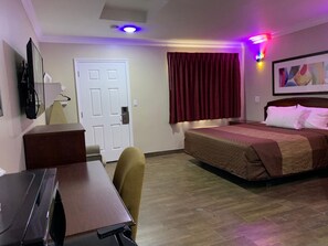 Iron/ironing board, free WiFi, bed sheets, wheelchair access - Mesa Motel (Costa Mesa)