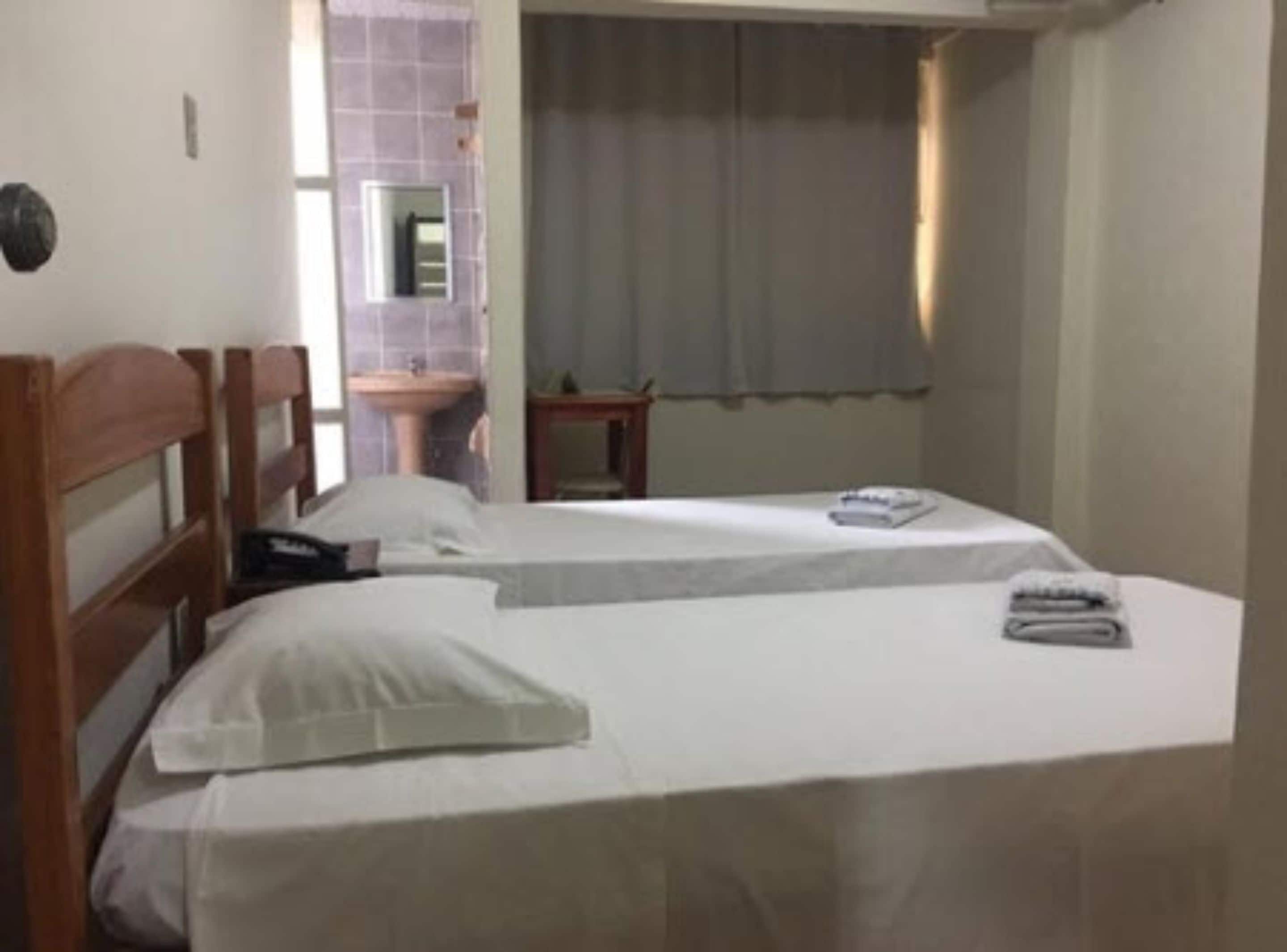 deluxe double room | minibar, desk, free wifi, bed sheets