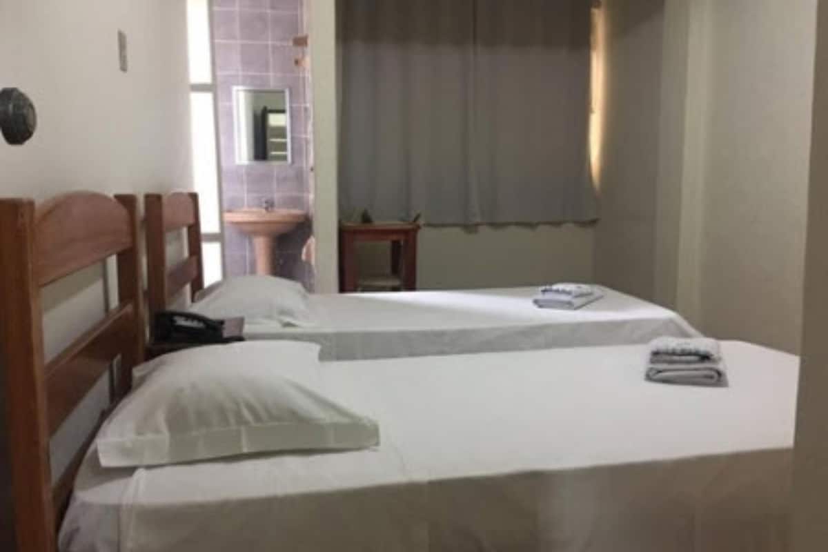 deluxe double room | minibar, desk, free wifi, bed sheets